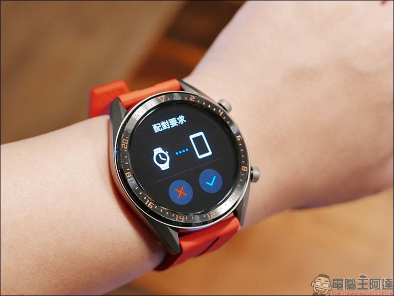 HUAWEI WATCH GT 46mm 活力款 開箱動手玩 ：內建 GPS、氣壓高度計、電子羅盤，兩週超長續航的時尚運動夥伴 - 電腦王阿達