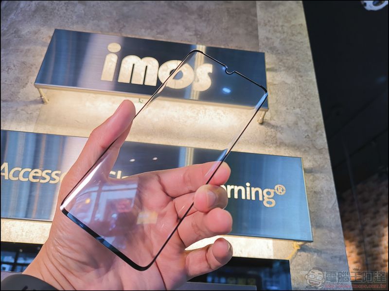 全面防護！為華為 P30 Pro 量身訂做的 imos 滿版強化玻璃保護貼開箱 - 電腦王阿達