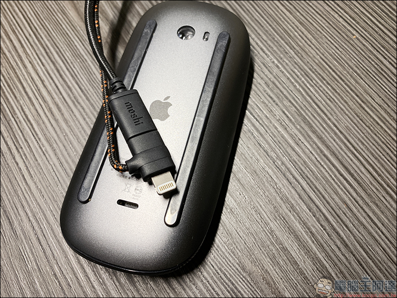 Moshi 三合一萬用充電線 開箱動手玩： Lightning＋USB-C＋MicroUSB 一條抵三條，三年保固超安心！ - 電腦王阿達