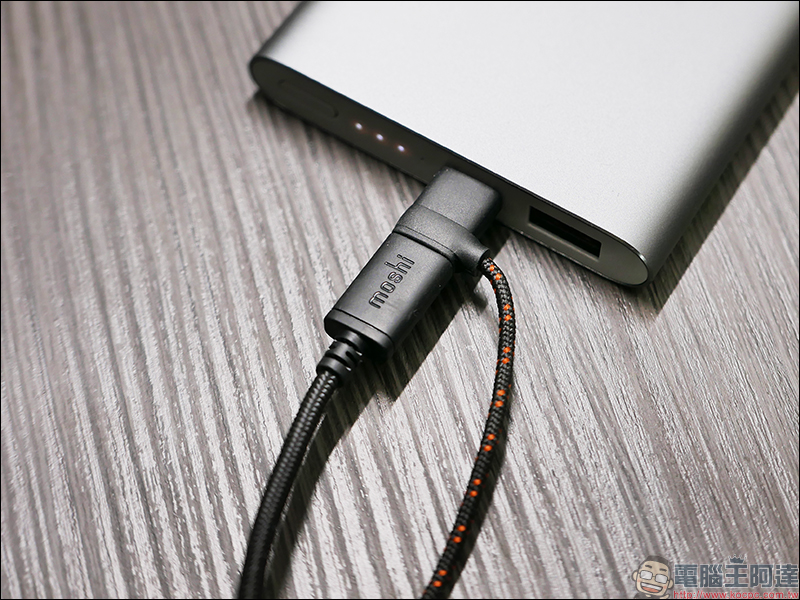 Moshi 三合一萬用充電線 開箱動手玩： Lightning＋USB-C＋MicroUSB 一條抵三條，三年保固超安心！ - 電腦王阿達