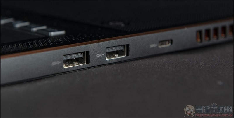 ROG Zephyrus GX701 開箱 評測 - 09