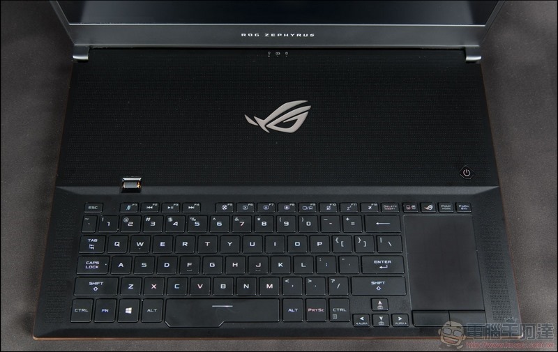 ROG Zephyrus GX701 開箱 評測 - 12