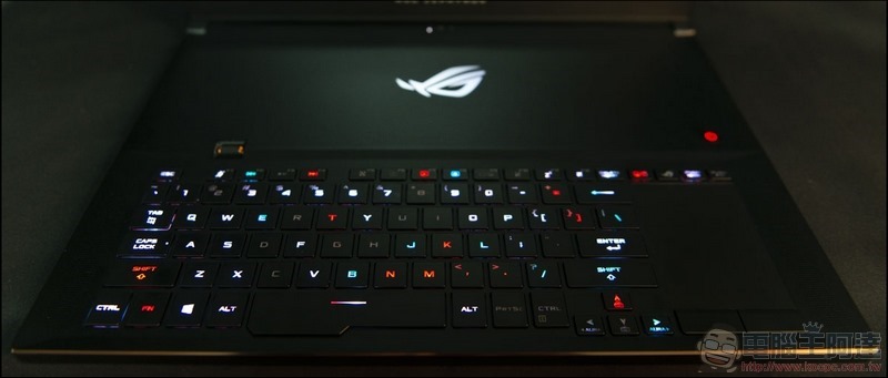 ROG Zephyrus GX701 開箱 評測 - 13