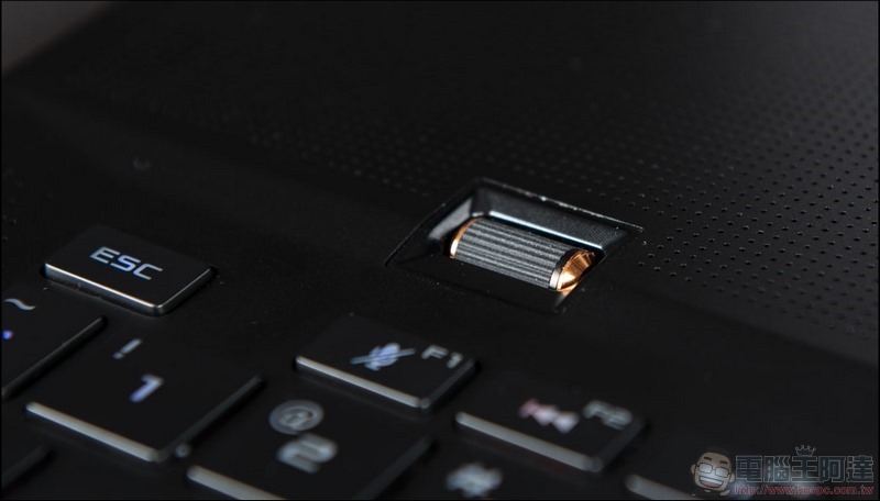 ROG Zephyrus GX701 開箱 評測 - 16