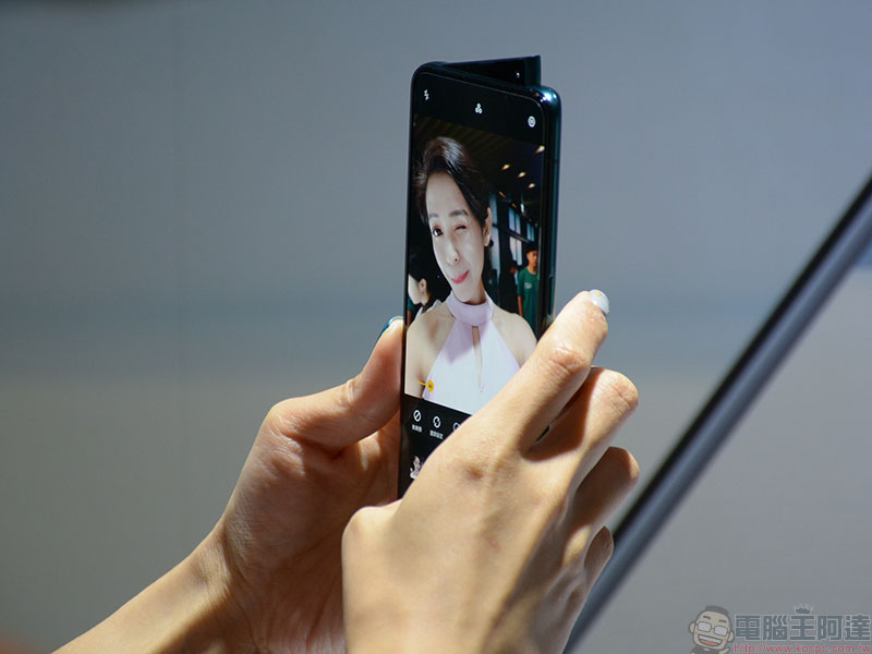 OPPO Reno 在台推出，側旋升降前鏡頭讓想像再近一點 - 電腦王阿達