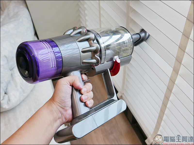 Dyson V11 Absolute 開箱 、評測、評價 最強無線吸塵器再進化，吸力更強、新增螢幕更實用 - 電腦王阿達