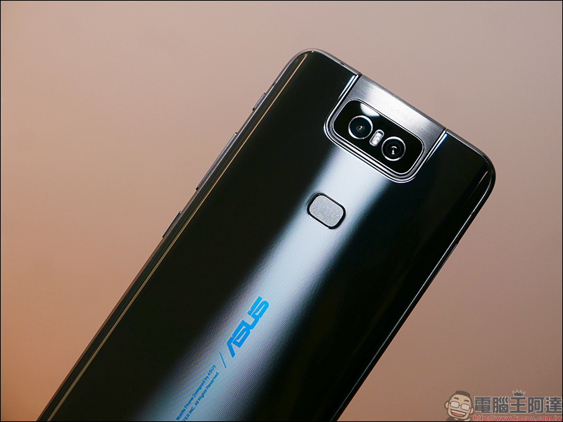 ASUS ZenFone 6 開箱、評測、動手玩 ：全新翻轉鏡頭設計、 5000mAh 大電量超強續航表現，旗艦級 ZenFone 有史以來最大幅進化！ - 電腦王阿達