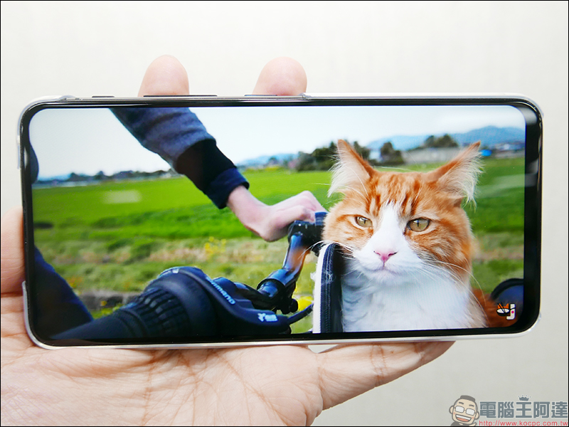 ASUS ZenFone 6 開箱、評測、動手玩 ：全新翻轉鏡頭設計、 5000mAh 大電量超強續航表現，旗艦級 ZenFone 有史以來最大幅進化！ - 電腦王阿達