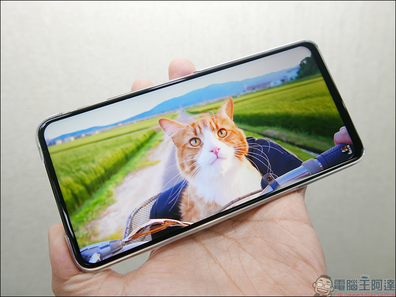 ASUS ZenFone 6 開箱、評測、動手玩 ：全新翻轉鏡頭設計、 5000mAh 大電量超強續航表現，旗艦級 ZenFone 有史以來最大幅進化！ - 電腦王阿達