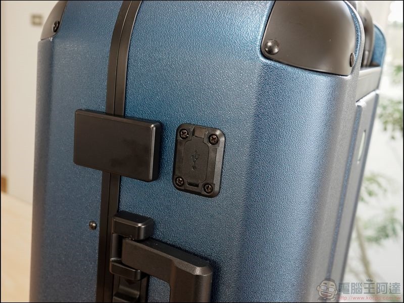 Carry-On Closet 2.0 登機箱 - 11