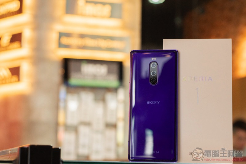 有 imos 加持的 SONY Xperia 1 就能擁有大師級防護！康寧玻璃保護貼＋全機貼膜體驗 - 電腦王阿達