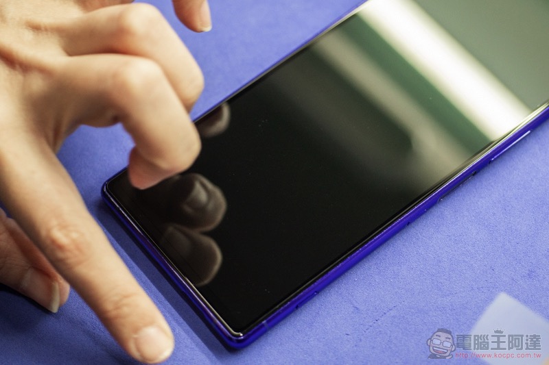 有 imos 加持的 SONY Xperia 1 就能擁有大師級防護！康寧玻璃保護貼＋全機貼膜體驗 - 電腦王阿達