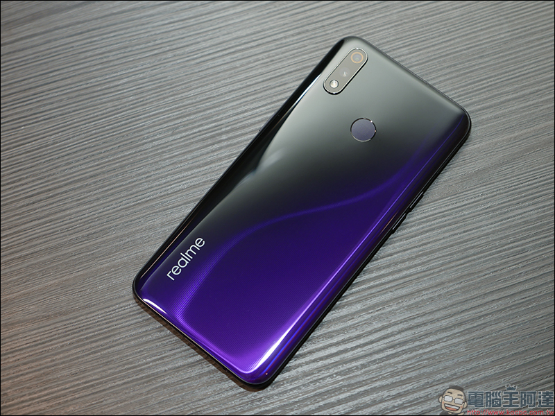 realme 3 Pro 開箱 、評測、動手玩： 搭載高通 S710 處理器、支援 VOOC 3.0 閃充，超值美型中階旗艦 - 電腦王阿達