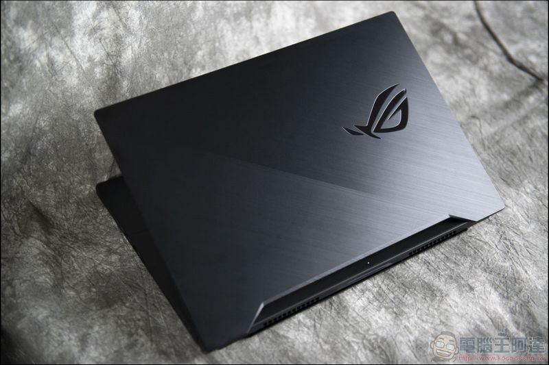 西裝暴徒的化身 輕薄電競筆電 ROG Zephyrus S GX502 開箱評測 - 電腦王阿達