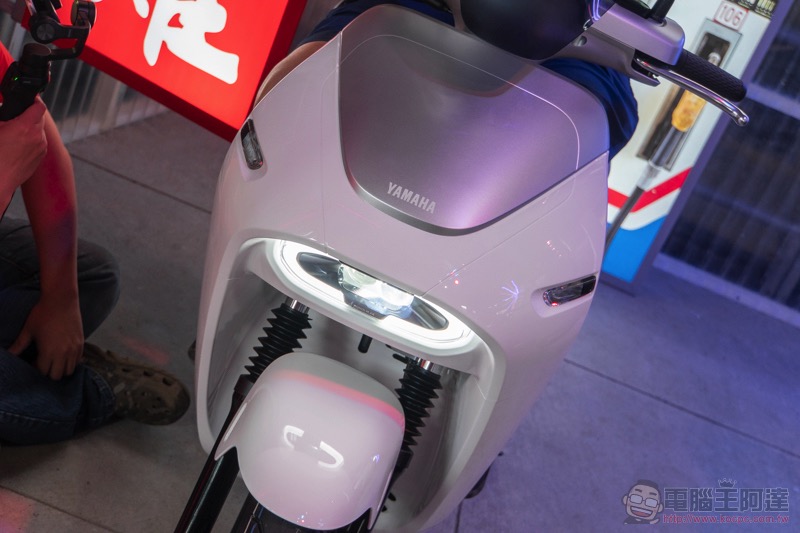 不只是換殼？ YAMAHA EC-05 正式發表 ，首款 Powered by Gogoro Network 電動車實車動眼看 - 電腦王阿達