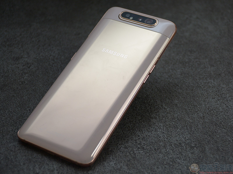 輕旗艦 Samsung Galaxy A80 開箱 、實拍、實測，前後翻轉三鏡頭怎麼拍都出色 - 電腦王阿達