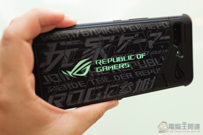 ASUS ROG Phone II 發表動手玩：更「Switch」的電競手機 - 電腦王阿達