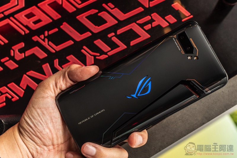 ROG Phone II 五電信正式上架 ，12GB / 1TB 旗艦版新色「紳士黑」 月底開賣 - 電腦王阿達