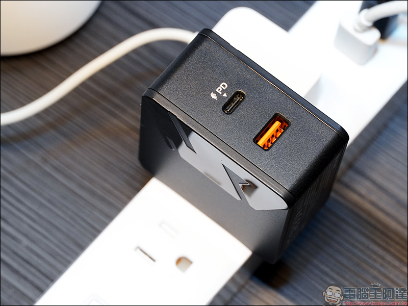 SOLiDE 索力得 ProFast 萬國旅用快充頭 、 USB 快充傳輸線 開箱動手玩， iPhone 等裝置最佳快充夥伴 - 電腦王阿達