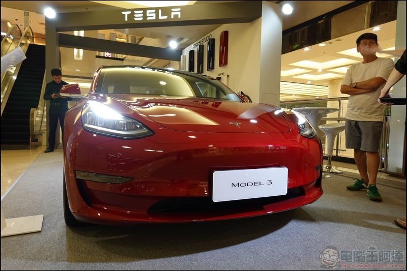 猛獸出閘，更高階的 Tesla Model S P100D+ 實車現身 - 電腦王阿達