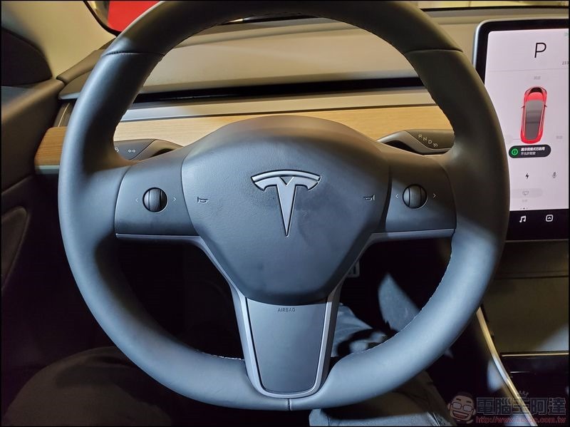 TESLA Model 3 -19