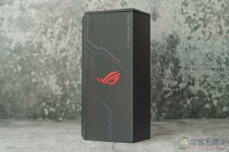 電競手機的完全體 ROG Phone II 大全套 開箱 動手玩（評價 評測 跑分） - 電腦王阿達