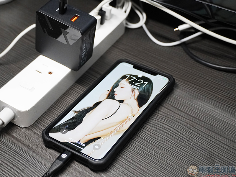 SOLiDE 索力得 ProFast 萬國旅用快充頭 、 USB 快充傳輸線 開箱動手玩， iPhone 等裝置最佳快充夥伴 - 電腦王阿達