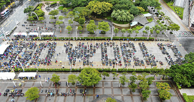 Go 武嶺！Gogoro 能源網到位，換電機車也能輕鬆攻略台灣公路最高點（同場加映：直下花蓮中橫大挑戰） - 電腦王阿達