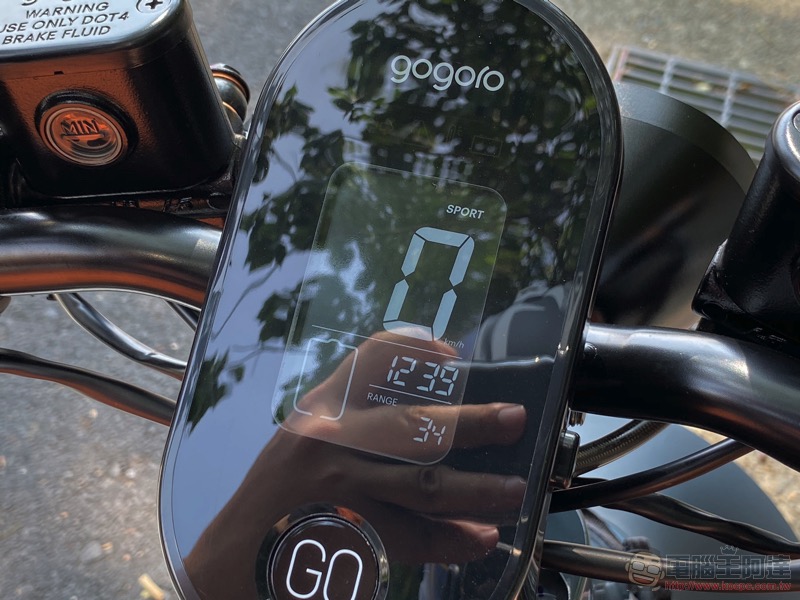 續航力好嗎？ 單電池版 Gogoro VIVA 試乘體驗 + 使用攻略 + 設計細節分享 - 電腦王阿達