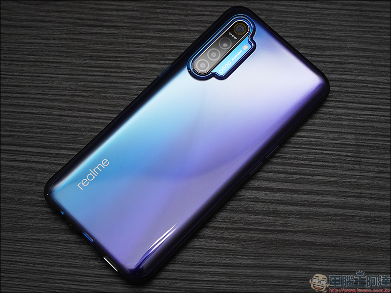 realme XT 開箱 、評測、動手玩：6400萬畫素四鏡頭主相機、高通S712處理器、螢幕指紋辨識、4000mAh大電量、VOOC 3.0 閃充 - 電腦王阿達