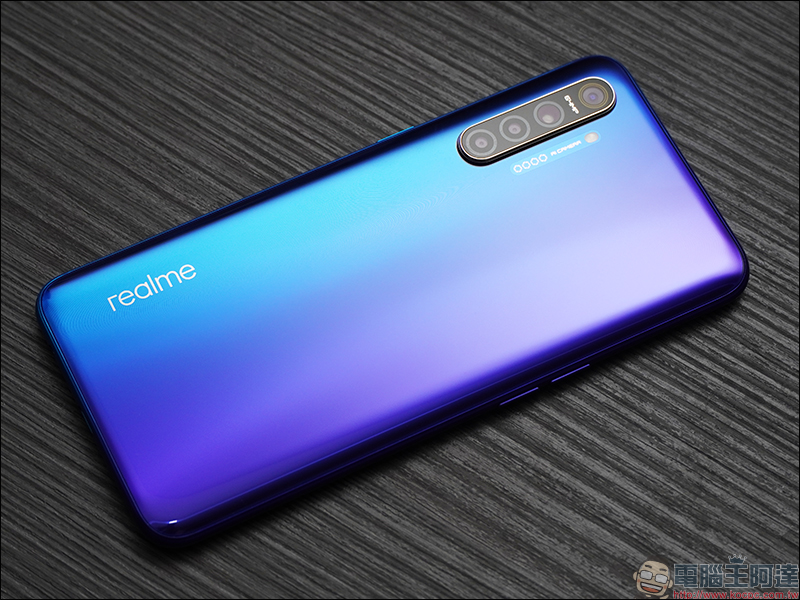 realme XT 開箱 、評測、動手玩：6400萬畫素四鏡頭主相機、高通S712處理器、螢幕指紋辨識、4000mAh大電量、VOOC 3.0 閃充 - 電腦王阿達