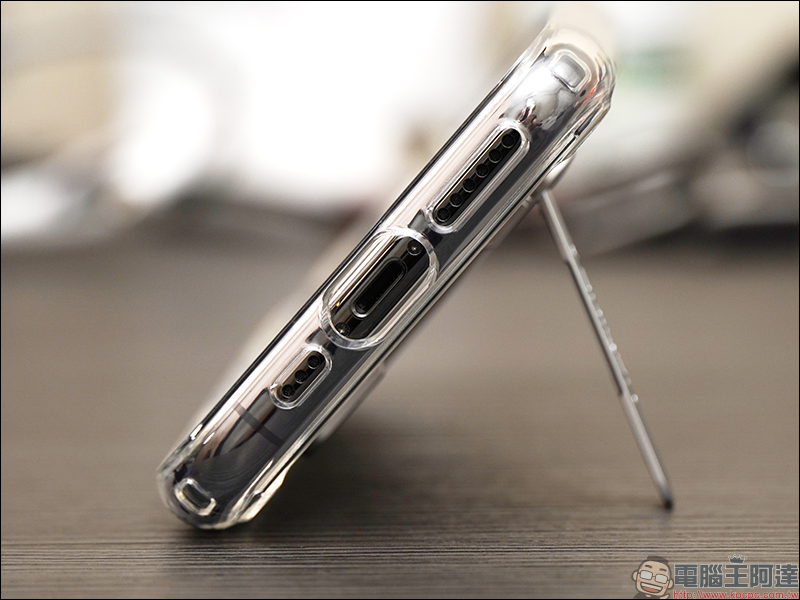 Spigen iPhone 11 系列防摔保護殼 開箱動手玩： Ultra Hybrid、Ultra Hybrid S、Slim Armor Essential S 兼具外型、防摔、實用追劇需求 - 電腦王阿達