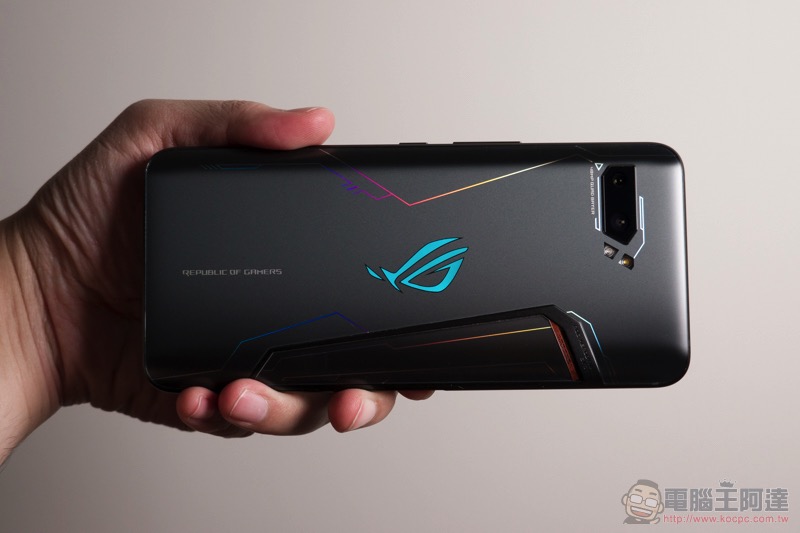 ROG Phone II 遊戲體驗報告 ：找到你的電競 Style（同場加映：1TB 版紳士黑旗艦新色動眼看） - 電腦王阿達