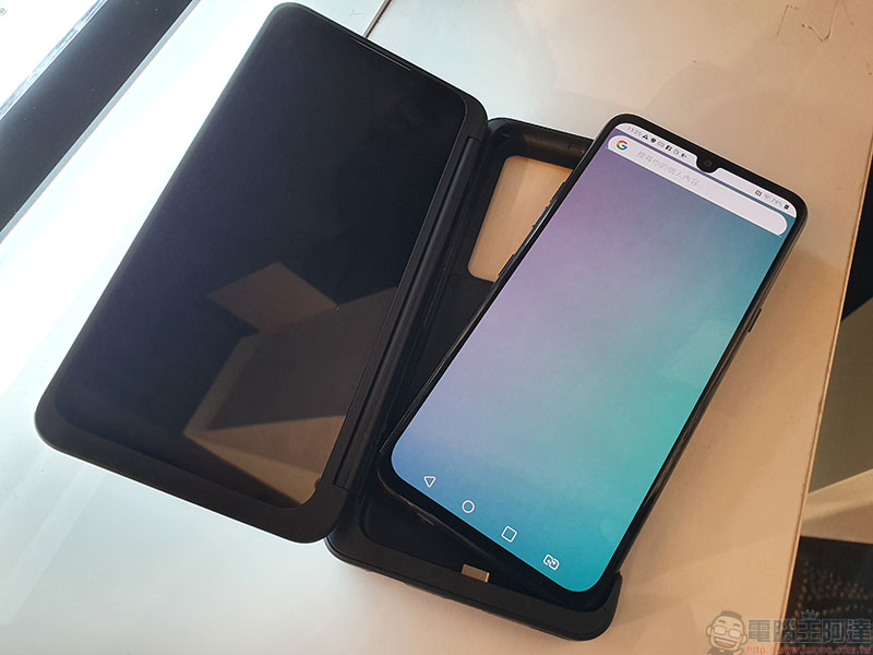 LG G8X ThinQ Dual Screen 雙螢幕手機玩轉登台，帶來多工跨螢幕加倍效率 - 電腦王阿達