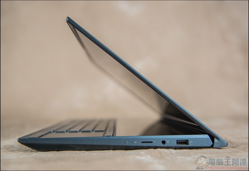 ASUS ZenBook Duo UX481 開箱 - 14