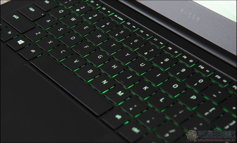 Razer Blade Stealth 13輕薄電競筆電開箱 - 14