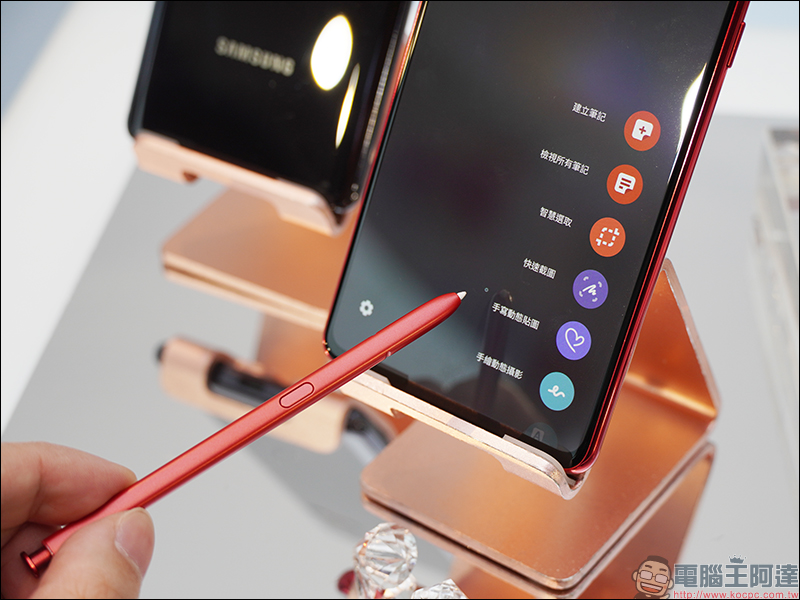 Samsung Galaxy Note10 Lite 正式在台發表：搭載 S Pen、3200 萬像素前相機、4,500mAh大電量，建議售價 20,990 元 - 電腦王阿達