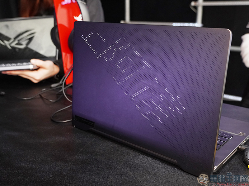 華碩 ROG Zephyrus G14 電競筆電超吸睛 LED 上蓋自由打造專屬燈效、 ROG Strix GA15/GA35 電競桌機動眼看 - 電腦王阿達