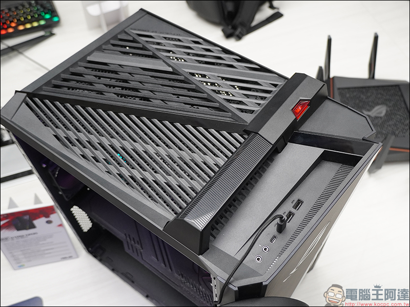 華碩 ROG Zephyrus G14 電競筆電超吸睛 LED 上蓋自由打造專屬燈效、 ROG Strix GA15/GA35 電競桌機動眼看 - 電腦王阿達