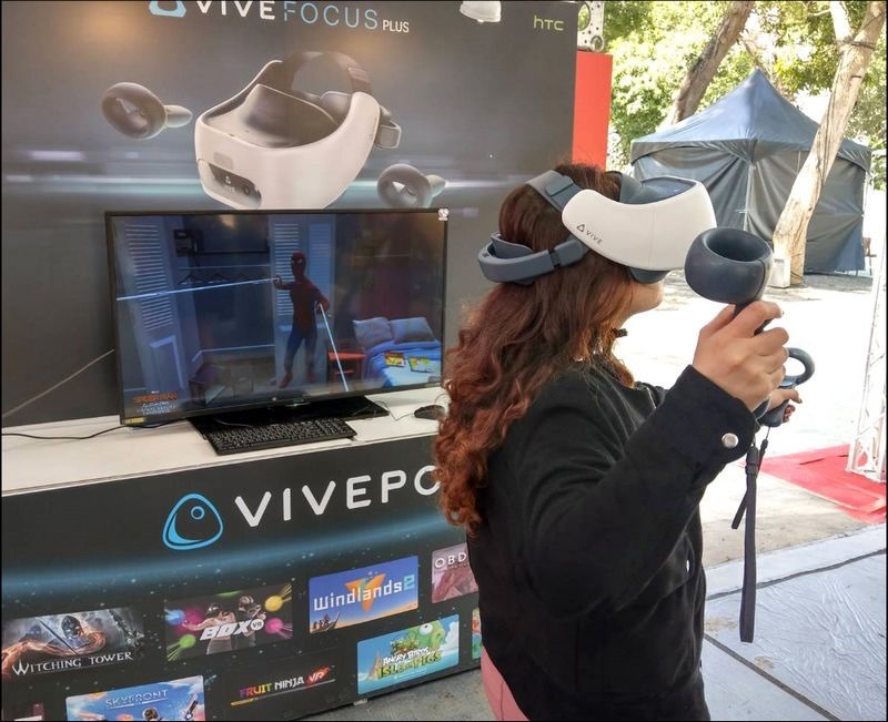 HTC新聞圖(以VIVE Focus Plus 體驗《蜘蛛人離家日VR》)