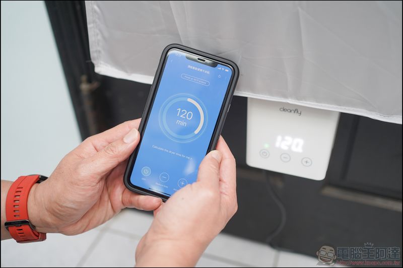 清蜓 Fit 智慧摺疊乾衣機 開箱：懸掛式烘衣、超輕巧機身，旅遊、租屋族必備！ - 電腦王阿達