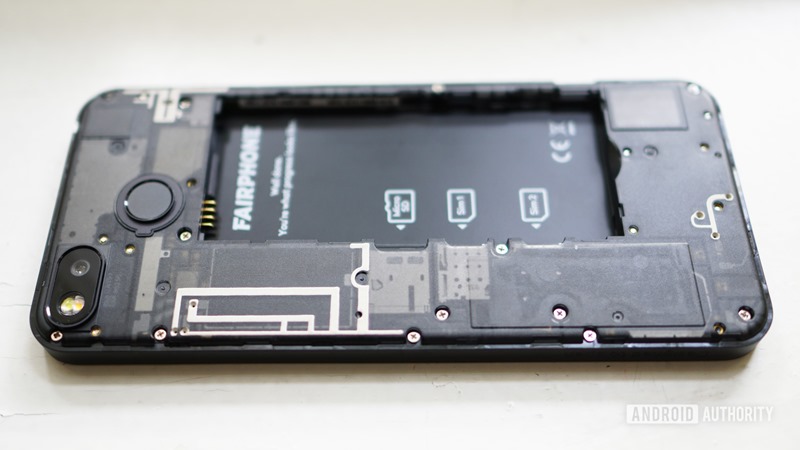 Fairphone-3-open-internals