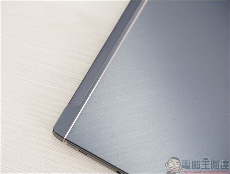 ASUS ProArt StudioBook 17 (H700) 開箱，搭載Pantone認證高色彩精準度螢幕的創作者筆電 - 電腦王阿達