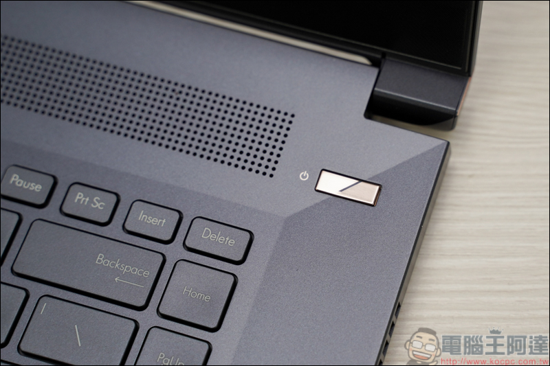 ASUS ProArt StudioBook 17 (H700) 開箱，搭載Pantone認證高色彩精準度螢幕的創作者筆電 - 電腦王阿達