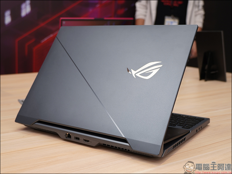 華碩首款雙螢幕電競筆電 ROG Zephyrus Duo 15 等 ROG 筆電新品搶先動眼看 - 電腦王阿達