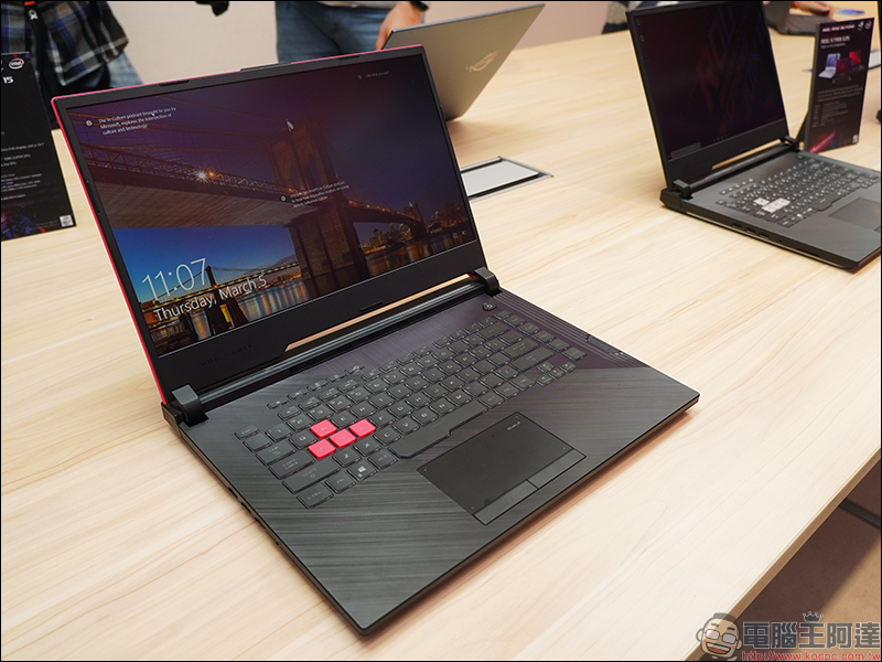 華碩首款雙螢幕電競筆電 ROG Zephyrus Duo 15 等 ROG 筆電新品搶先動眼看 - 電腦王阿達