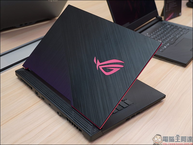 華碩首款雙螢幕電競筆電 ROG Zephyrus Duo 15 等 ROG 筆電新品搶先動眼看 - 電腦王阿達