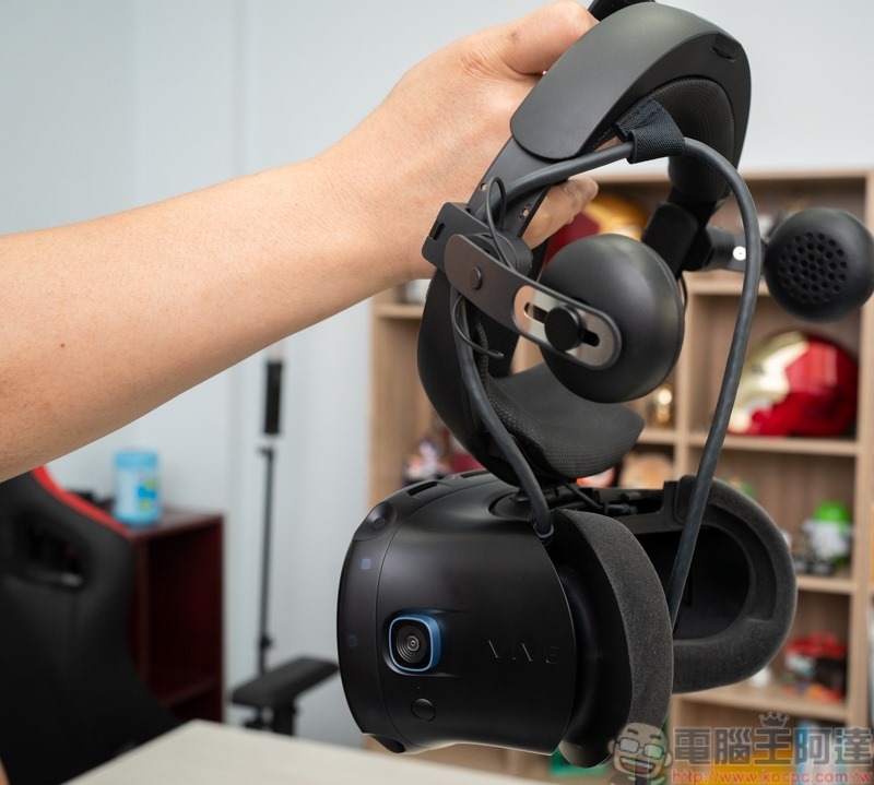 HTC Vive Cosmos Elite 開箱 - 16