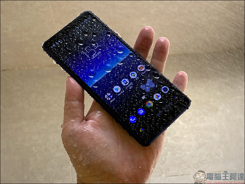 Xperia 10 II 開箱、評測、動手玩：21:9 OLED 寬螢幕、三鏡頭相機，具備防水功能更親民！ - 電腦王阿達