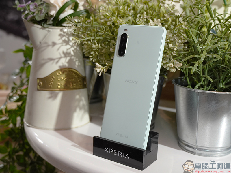 Sony Mobile 在台推出 Xperia 10 II 萬元防水新機，搭載三鏡頭主相機與 21:9 OLED 寬螢幕 - 電腦王阿達